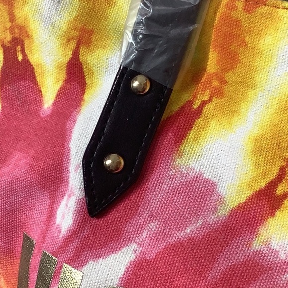 Victoria’s Secret NEW - canvas tote in dye print - drawstring - inside lined - Picture 5 of 10